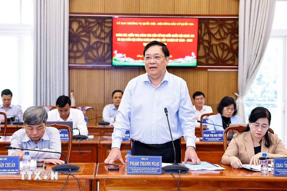 Ông Phạm Thành Ngại, Phó Bí thư Tỉnh ủy, Chủ tịch Ủy ban Nhân dân tỉnh Đồng Tháp, Phó Trưởng ban Chỉ đạo về bầu cử đại biểu Quốc hội khóa XVI và Đại biểu Hội đồng nhân dân các cấp nhiệm kỳ 2026-2031 phát biểu. (Ảnh: Doãn Tấn/TTXVN)