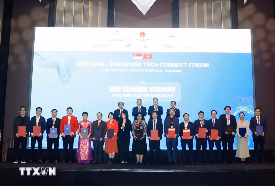 Tổng Bí thư, Chủ tịch nước Tô Lâm chứng kiến lễ trao các biên bản ghi nhớ hợp tác giữa hai nước. (Ảnh: Thống Nhất/TTXVN)