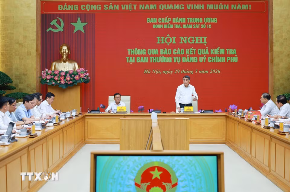 Đồng chí Lê Minh Hưng, Ủy viên Bộ Chính trị, Bí thư Đảng ủy, Thủ tướng Chính phủ phát biểu. (Ảnh: Dương Giang /TTXVN)