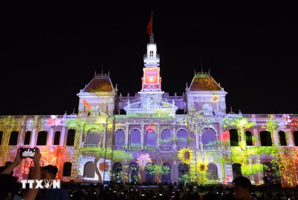 Màn trình diễn 3D mapping của đội Bỉ. (Ảnh: Thu Hương/ TTXVN)