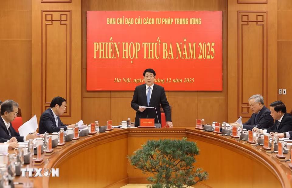 Chủ tịch nước Lương Cường, Trưởng Ban Chỉ đạo cải cách Tư pháp Trung ương phát biểu chỉ đạo. (Ảnh: Lâm Khánh/TTXVN)