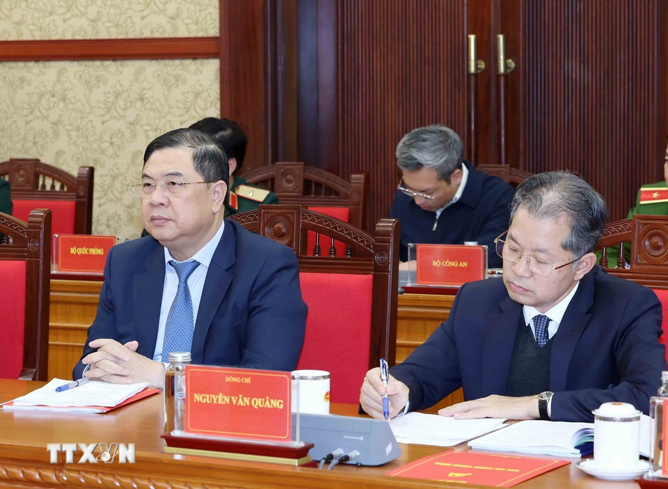 Các thành viên Ban Chỉ đạo và cơ quan chức năng dự phiên họp. (Ảnh: Phương Hoa/TTXVN)