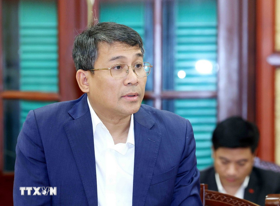 Đồng chí Nguyễn Minh Vũ, Ủy viên Dự khuyết Trung ương Đảng, Thứ trưởng Thường trực Bộ Ngoại giao phát biểu tại buổi làm việc. (Ảnh: Phương Hoa/TTXVN)