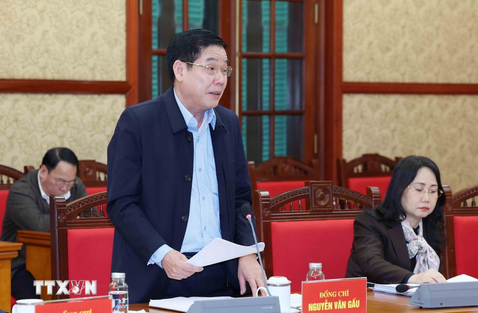 Thượng tướng Nguyễn Văn Gấu, Ủy viên Trung ương Đảng, Thứ trưởng Bộ Quốc phòng phát biểu tại buổi làm việc. (Ảnh: Phương Hoa/TTXVN)