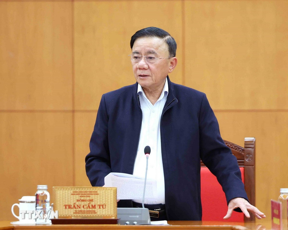 Đồng chí Trần Cẩm Tú, Ủy viên Bộ Chính trị, Thường trực Ban Bí thư, Trưởng Tiểu ban Tổ chức phục vụ Đại hội XIV phát biểu chỉ đạo buổi làm việc. (Ảnh: Phương Hoa/TTXVN)