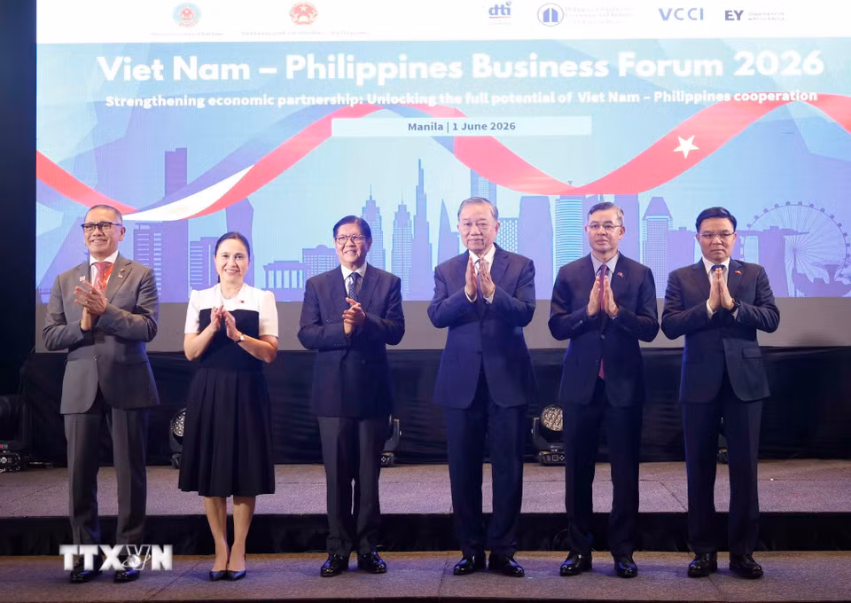 Tổng Bí thư, Chủ tịch nước Tô Lâm và Tổng thống Philippines Ferdinand Romualdez Marcos Jr. cùng các đại biểu dự Diễn đàn Doanh nghiệp Việt Nam-Philippines. (Ảnh: Thống Nhất /TTXVN)