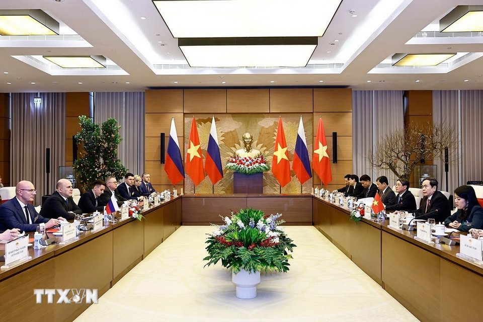 Chủ tịch Quốc hội Trần Thanh Mẫn hội kiến Thủ tướng Nga Mikhail Mishustin. (Ảnh: Doãn Tấn/TTXVN)