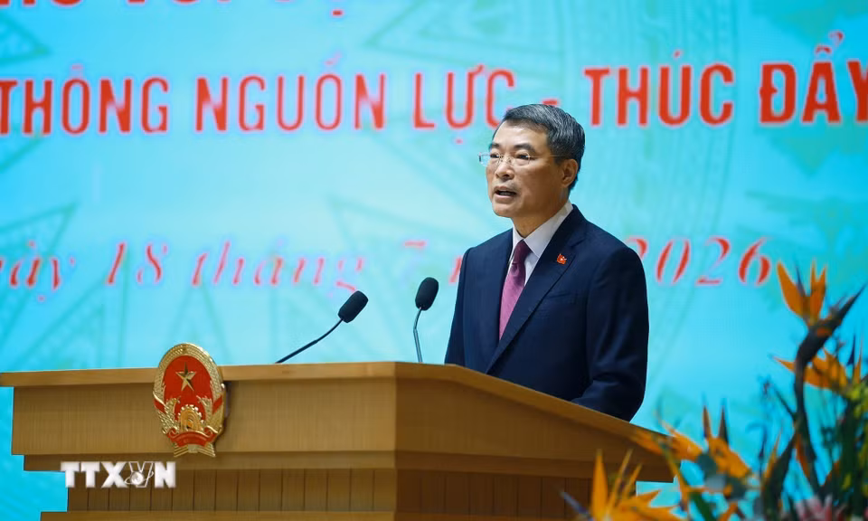 Thủ tướng Lê Minh Hưng phát biểu tại Hội nghị Thường trực Chính phủ với cộng đồng doanh nghiệp. (Ảnh: Dương Giang/TTXVN)