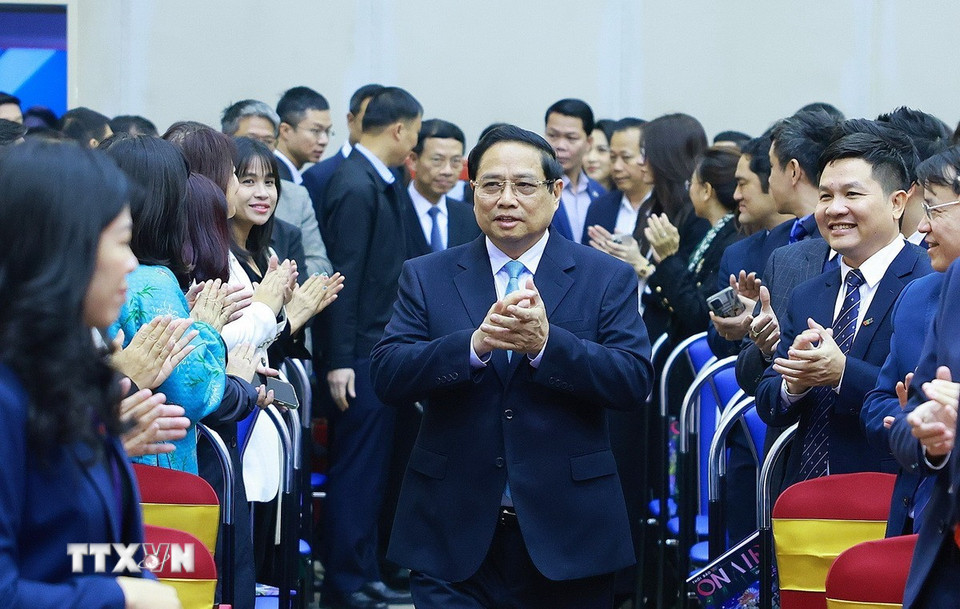 Thủ tướng Phạm Minh Chính tới dự Hội nghị triển khai nhiệm vụ năm 2025 của Đài Truyền hình Việt Nam. (Ảnh: Dương Giang/TTXVN)