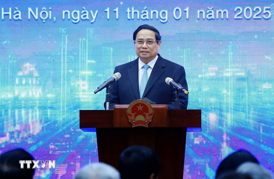 Thủ tướng Phạm Minh Chính phát biểu chỉ đạo tại Hội nghị triển khai nhiệm vụ năm 2025 của Đài Truyền hình Việt Nam. (Ảnh: Dương Giang/TTXVN)