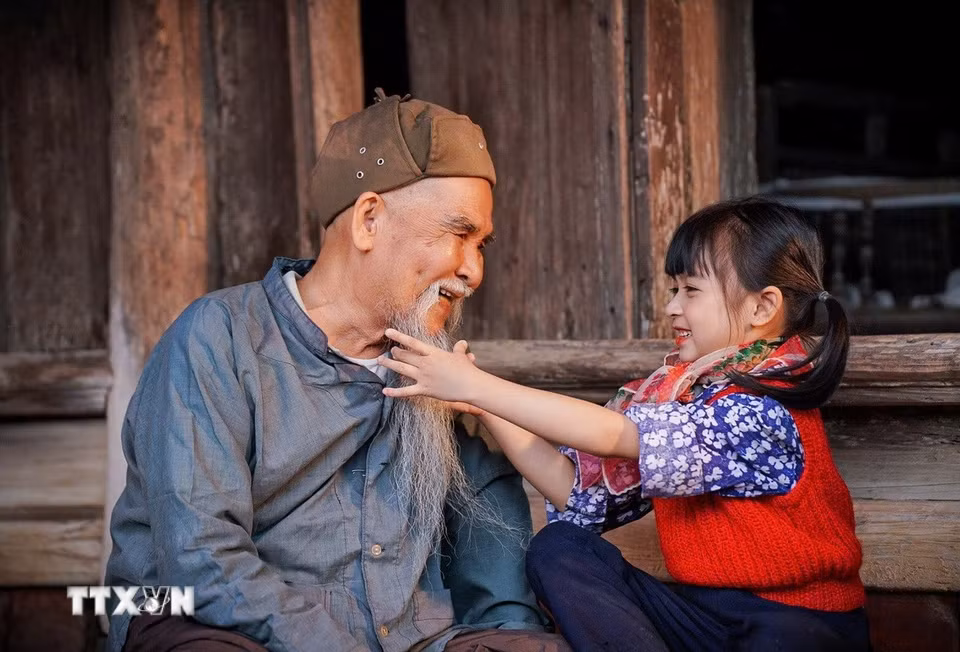 Niềm vui của các thế hệ trong gia đình. (Ảnh: Khánh Hòa/ TTXVN)