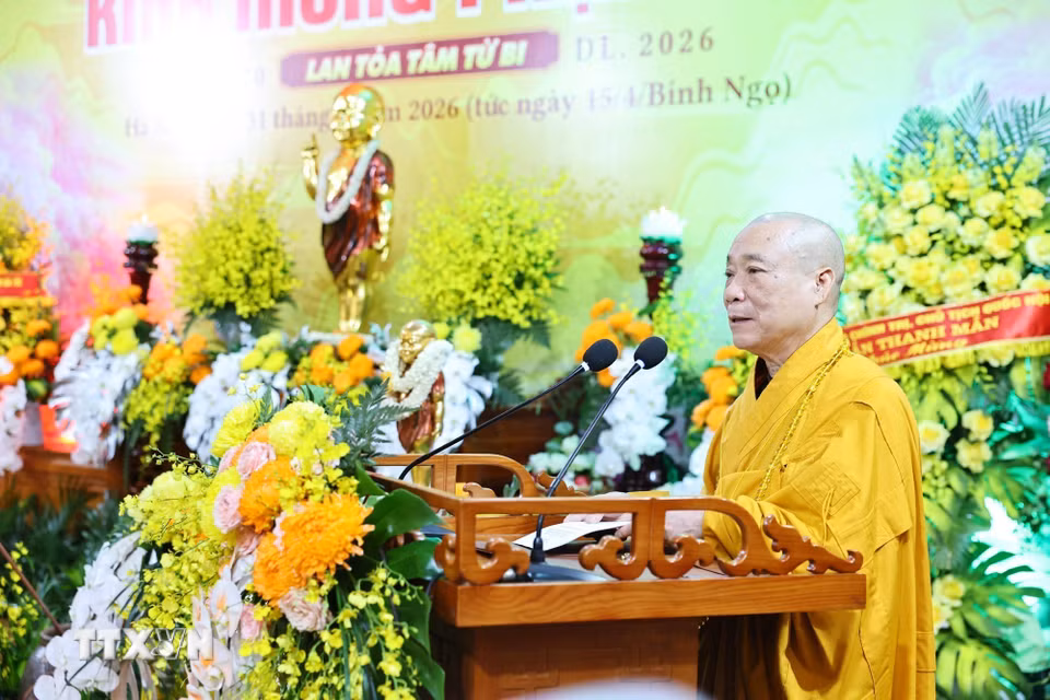 Hòa thượng Thích Bảo Nghiêm - Phó Chủ tịch Hội đồng Trị sự Trung ương Giáo hội Phật giáo Việt Nam, Trưởng Ban Hoằng pháp Trung ương, Trưởng Ban Trị sự Giáo hội Phật giáo Việt Nam thành phố Hà Nội tuyên đọc diễn văn Phật đản, Phật lịch 2570- Dương lịch 2026. (Ảnh: Minh Đức/TTXVN)