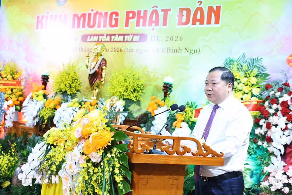Phó Chủ tịch Ủy ban Trung ương Mặt trận Tổ quốc Việt Nam Nguyễn Phi Long phát biểu tại buổi lễ. (Ảnh: Minh Đức/TTXVN)