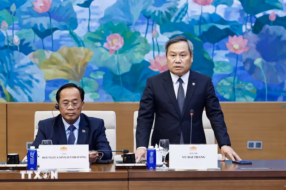 Chủ tịch Ủy ban Nhân dân thành phố Hà Nội Vũ Đại Thắng, Trưởng đoàn Lãnh đạo các thành phố ASEAN phát biểu. (Ảnh: Doãn Tấn/ TTXVN)