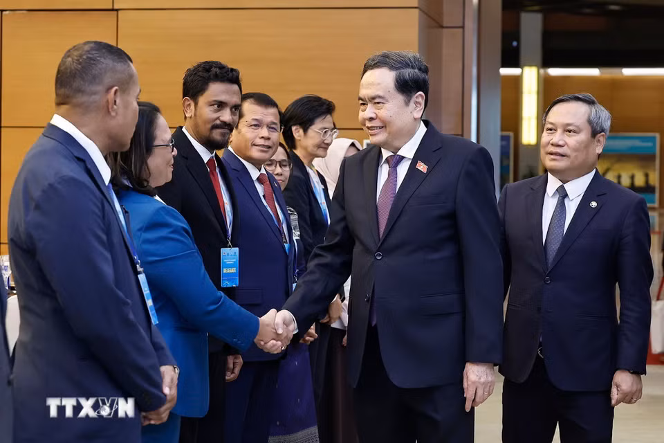 Chủ tịch Quốc hội Trần Thanh Mẫn tiếp Lãnh đạo các thành phố ASEAN. (Ảnh: Doãn Tấn/ TTXVN)