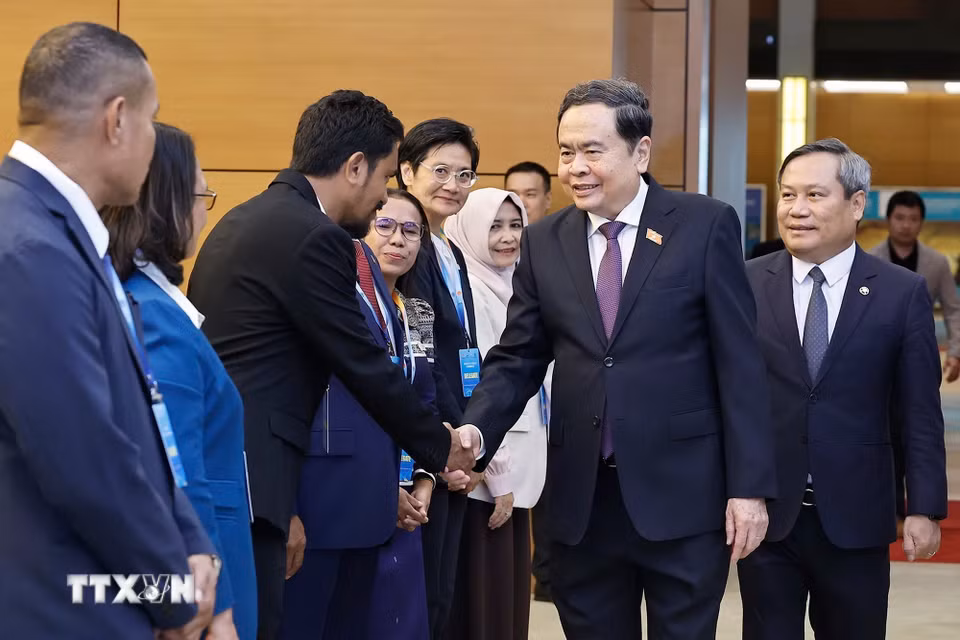 Chủ tịch Quốc hội Trần Thanh Mẫn tiếp Lãnh đạo các thành phố ASEAN. (Ảnh: Doãn Tấn/ TTXVN)