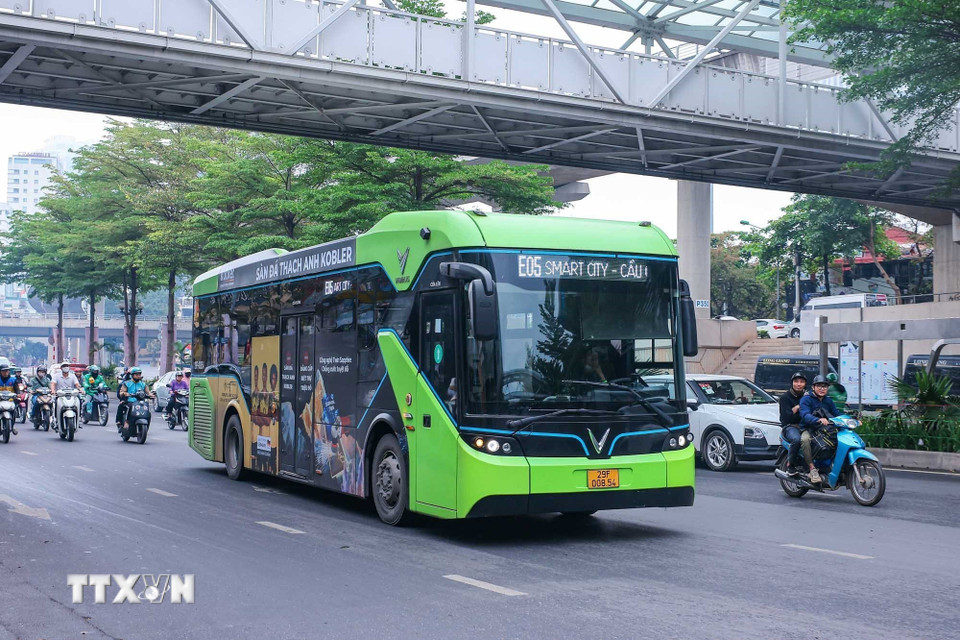 Các phương tiện xe điện ngày càng góp phần thay đổi diện mạo giao thông đô thị theo hướng văn minh, hiện đại, thân thiện với môi trường. (Ảnh: Hoàng Hiếu/ TTXVN)