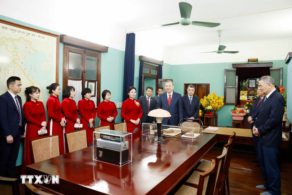 Tổng Bí thư Tô Lâm tại Khu Di tích Chủ tịch Hồ Chí Minh trong Phủ Chủ tịch. (Ảnh: Thống Nhất/TTXVN)