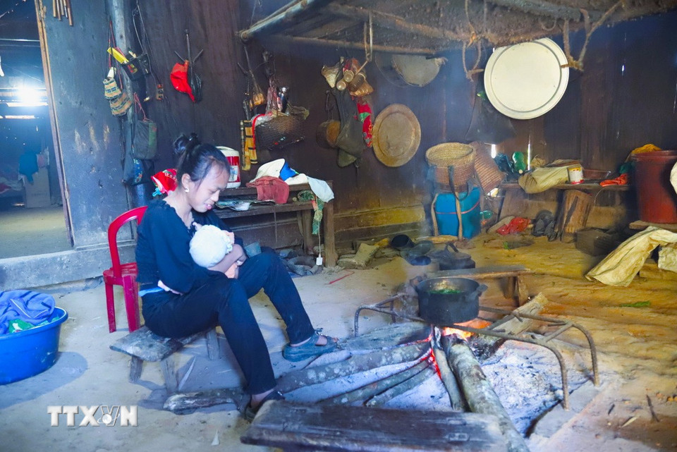 Cuộc sống của người dân bản Huồi Măn (xã Nhôn Mai, tỉnh Nghệ An). (Ảnh: Xuân Tiến/TTXVN)