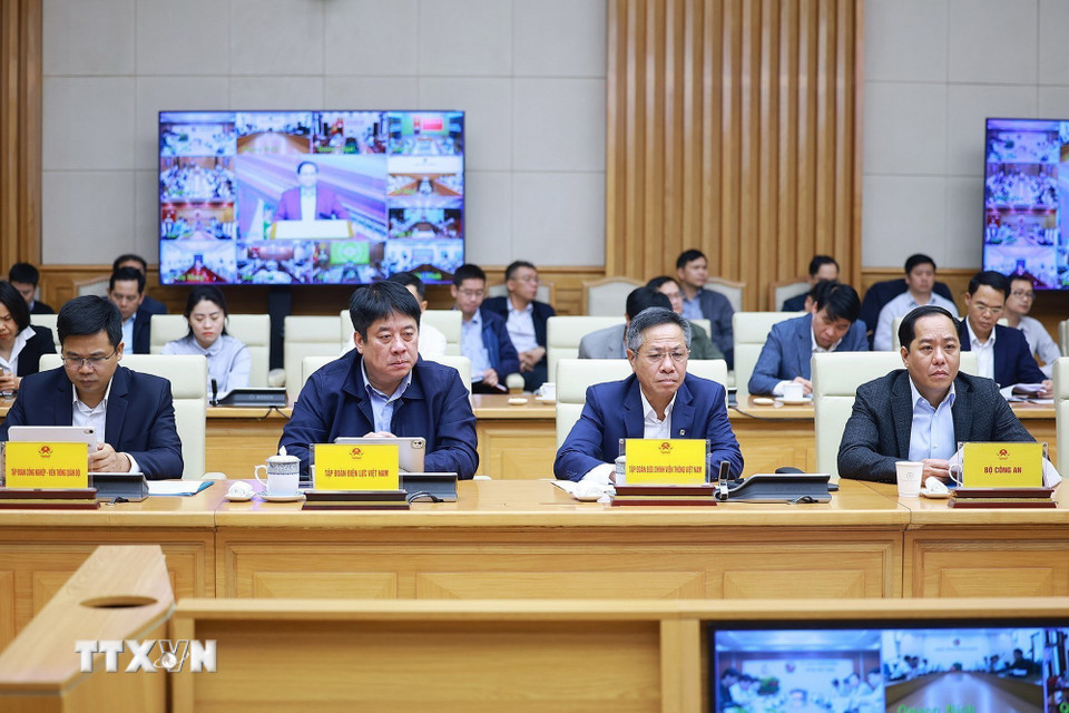 Đại diện các bộ, ngành tham dự phiên họp thứ bảy của Ban Chỉ đạo các công trình trọng điểm, dự án quan trọng quốc gia lĩnh vực đường sắt. (Ảnh: Dương Giang/TTXVN)