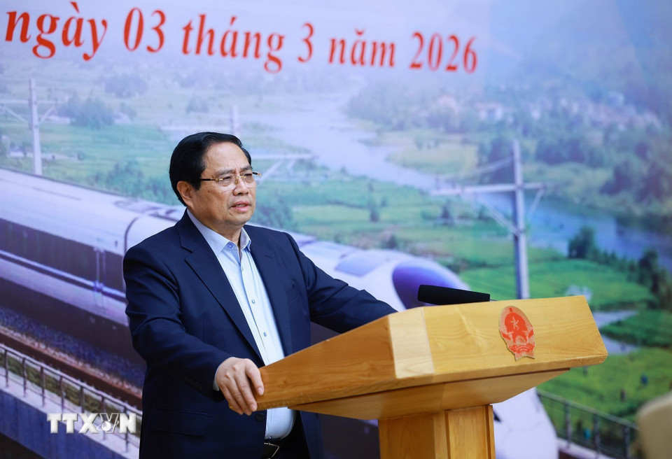 Thủ tướng Phạm Minh Chính chủ trì phiên họp thứ bảy của Ban Chỉ đạo các công trình trọng điểm, dự án quan trọng quốc gia lĩnh vực đường sắt. (Ảnh: Dương Giang/TTXVN)
