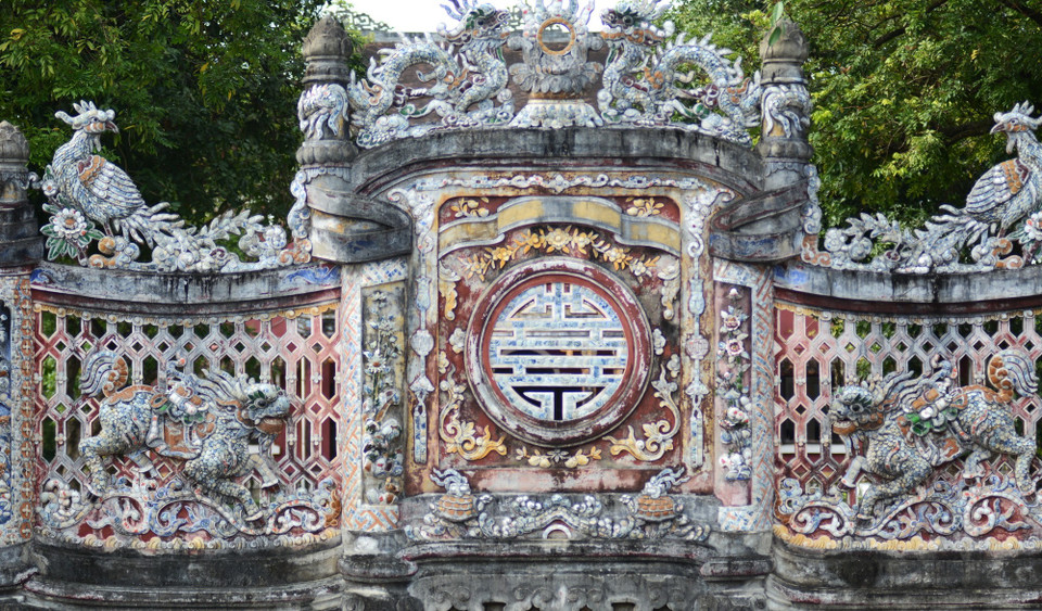 Long Mã được khắc họa tinh xảo trên các công trình kiến trúc, tạo nét uy nghi, trang trọng. (Ảnh: Văn Dũng/TTXVN)