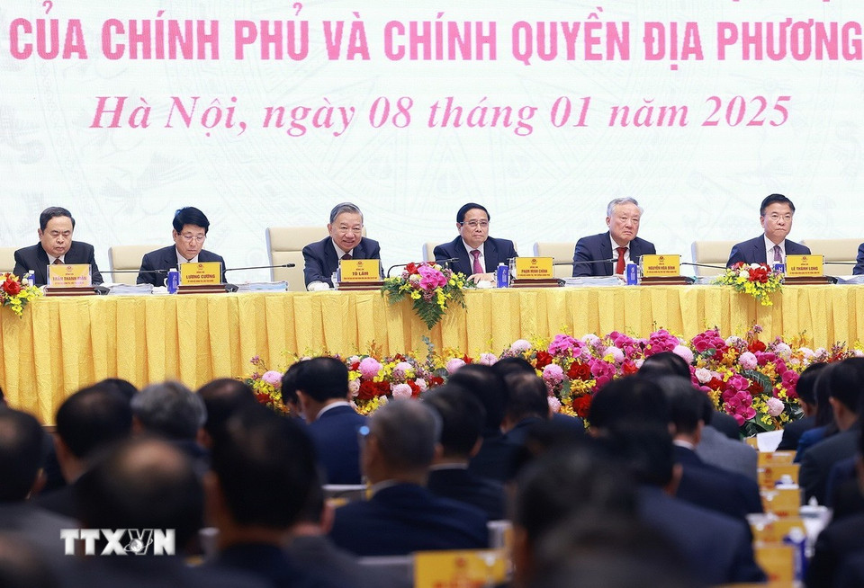 Tổng Bí thư Tô Lâm, Chủ tịch nước Lương Cường, Thủ tướng Phạm Minh Chính, Chủ tịch Quốc hội Trần Thanh Mẫn dự và chủ trì hội nghị. (Ảnh: Dương Giang/TTXVN)