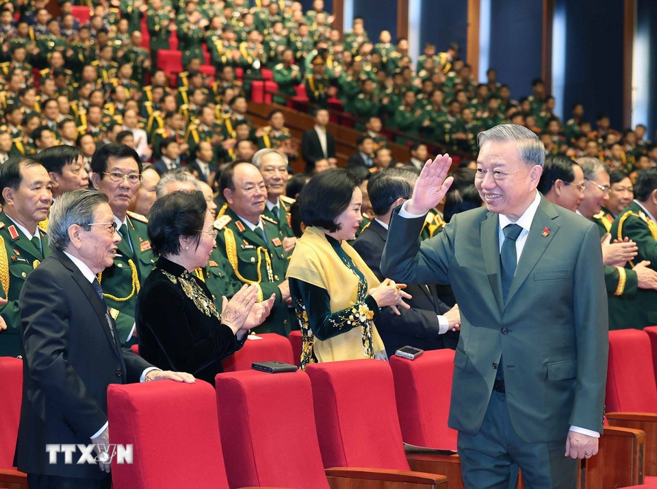 Tổng Bí thư đến dự Lễ kỷ niệm 80 năm Ngày thành lập Quân đội Nhân dân Việt Nam, 35 năm Ngày hội Quốc phòng toàn dân. (Ảnh: Thống Nhất/TTXVN)