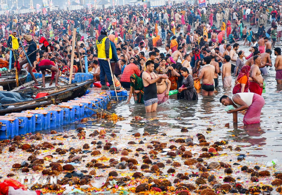 Mahakumbh Mela 2025 ghi dấu là lễ hội lớn nhất nhân loại. (Nguồn: ANI/TTXVN)