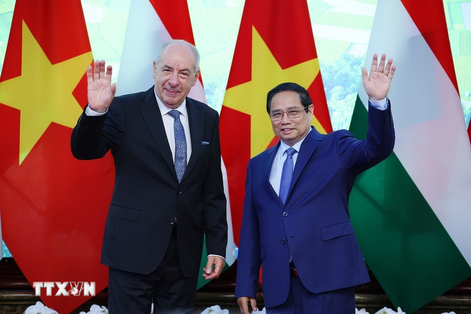Thủ tướng Phạm Minh Chính hội kiến Tổng thống Hungary Sulyok Tamas. (Ảnh: Dương Giang/TTXVN)