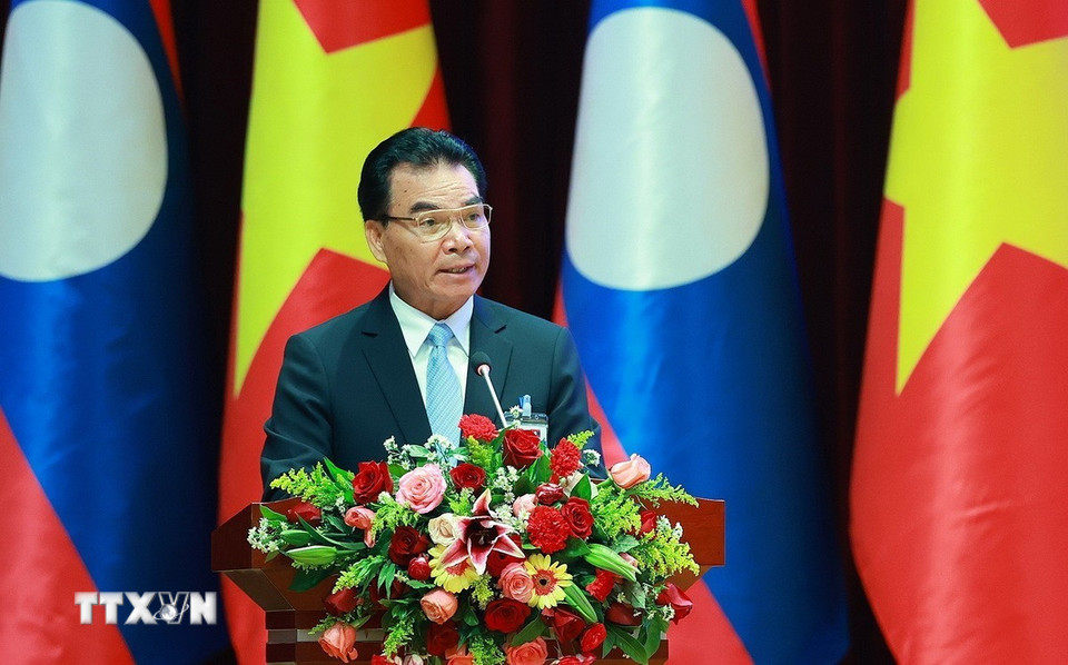 Bộ trưởng Bộ Kế hoạch và Đầu tư Lào, Chủ tịch Ủy ban hợp tác Lào-Việt Nam Phet Phomphiphak phát biểu. (Ảnh: Dương Giang/TTXVN)