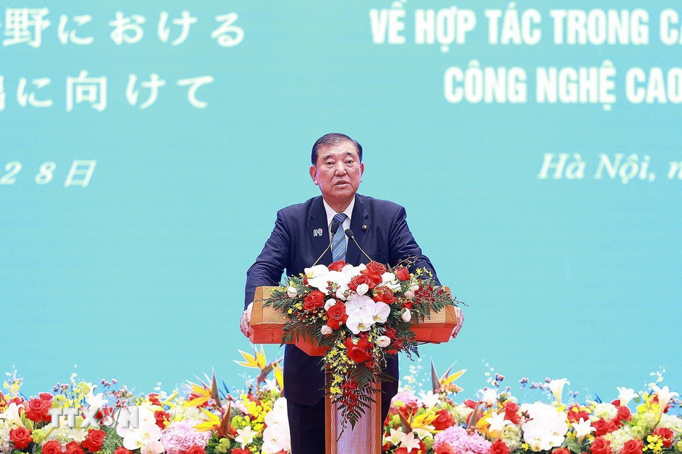 Thủ tướng Nhật Bản Ishiba Shigeru phát biểu tại Diễn đàn doanh nghiệp Việt Nam- Nhật Bản. (Ảnh: Dương Giang/TTXVN)