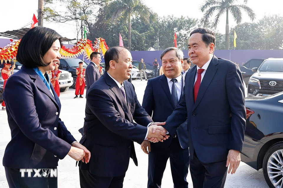 Chủ tịch Quốc hội Trần Thanh Mẫn đến dự lễ khởi công. (Ảnh: Doãn Tấn/TTXVN)