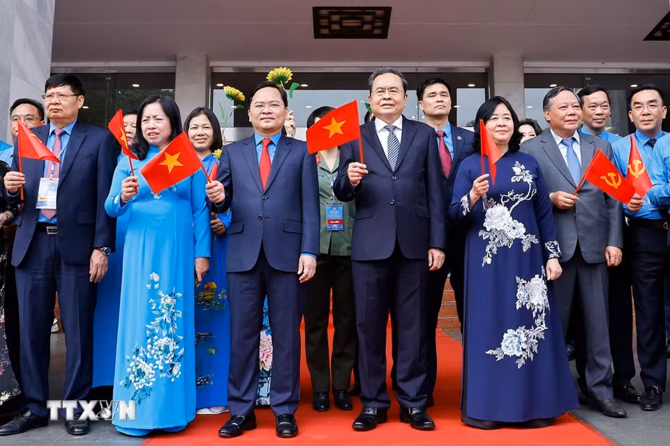 Chủ tịch Quốc hội Trần Thanh Mẫn và đại biểu dự Lễ kỷ niệm 140 năm Ngày Quốc tế Lao động. (Ảnh: Doãn Tấn/ TTXVN)