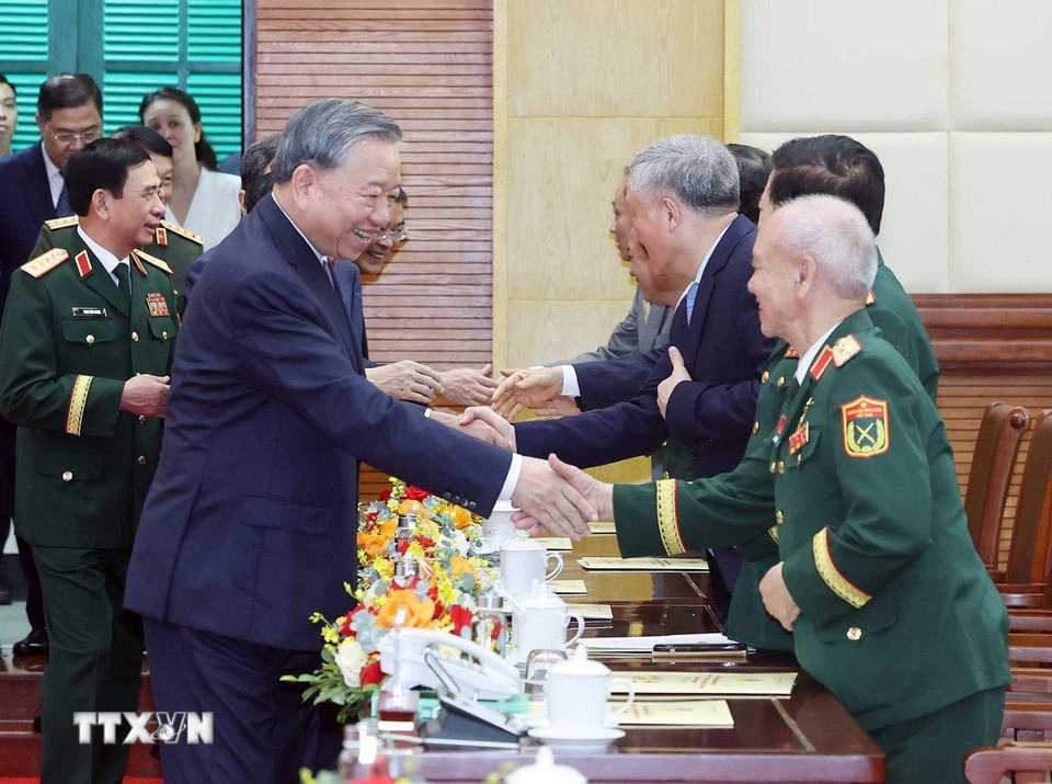 Tổng Bí thư Tô Lâm, Bí thư Quân ủy Trung ương và các đại biểu. (Ảnh: Thống Nhất/TTXVN)