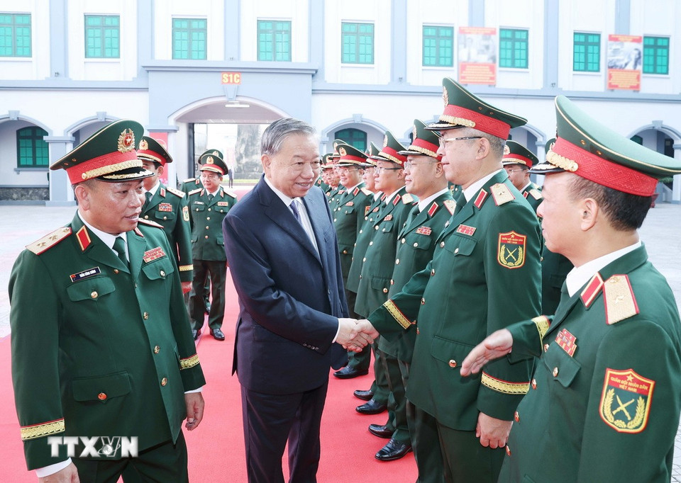 Tổng Bí thư Tô Lâm, Bí thư Quân ủy Trung ương và các đại biểu. (Ảnh: Thống Nhất/TTXVN)