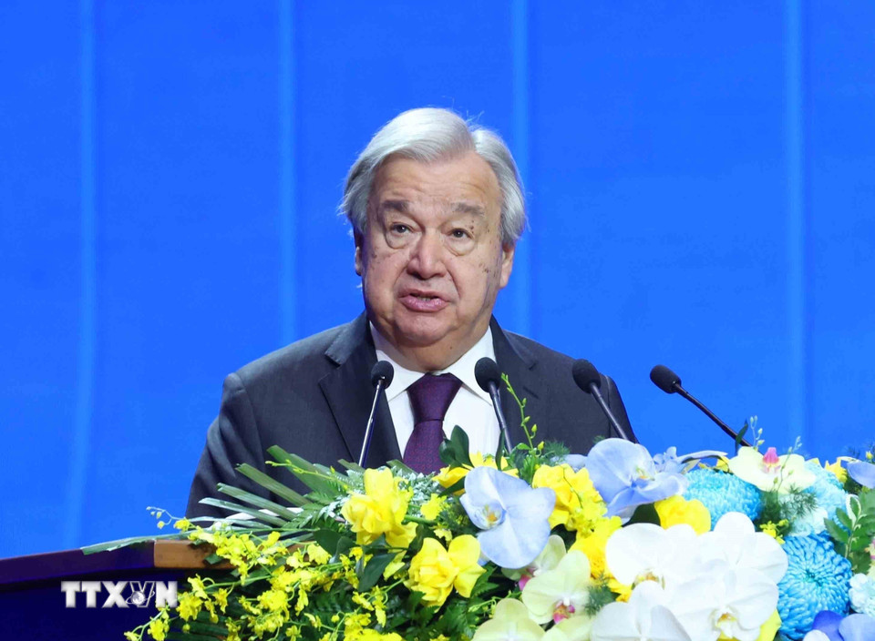 Tổng Thư ký Liên hợp quốc António Guterres phát biểu tại Phiên khai mạc cấp cao Lễ mở ký Công ước Hà Nội. (Ảnh: Phương Hoa/TTXVN)