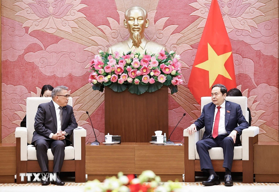 Chủ tịch Quốc hội Trần Thanh Mẫn tiếp Đại sứ Philippines Meynardo Los Banos Montealegre đến chào từ biệt. (Ảnh: Doãn Tấn/TTXVN)