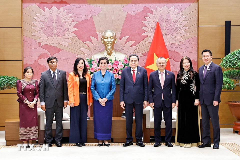 Chủ tịch Quốc hội Trần Thanh Mẫn với đại biểu. (Ảnh: Doãn Tấn/TTXVN)