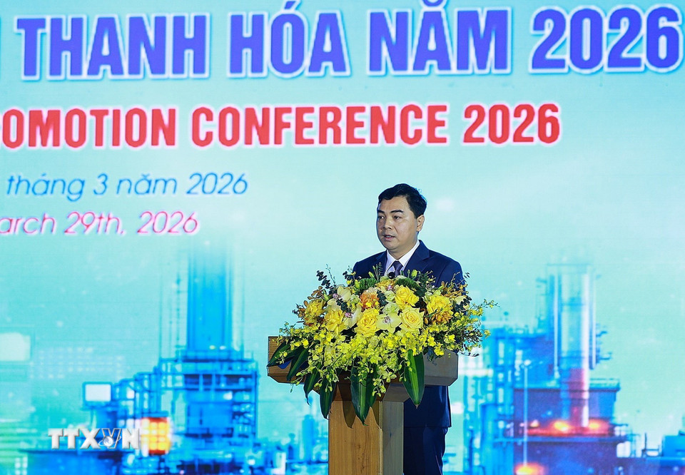 Chủ tịch Ủy ban Nhân dân tỉnh Thanh Hóa Nguyễn Hoài Anh phát biểu khai mạc Hội nghị Xúc tiến đầu tư tỉnh Thanh Hóa năm 2026. (Ảnh: Dương Giang/TTXVN)