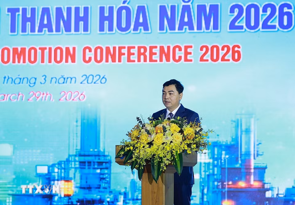 Chủ tịch Ủy ban Nhân dân tỉnh Thanh Hóa Nguyễn Hoài Anh phát biểu khai mạc Hội nghị Xúc tiến đầu tư tỉnh Thanh Hóa năm 2026. (Ảnh: Dương Giang/TTXVN)