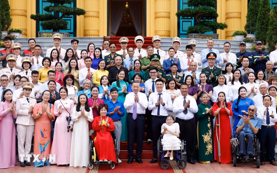 Tổng Bí thư, Chủ tịch nước Tô Lâm và các đại biểu. (Ảnh: Thống Nhất/TTXVN)