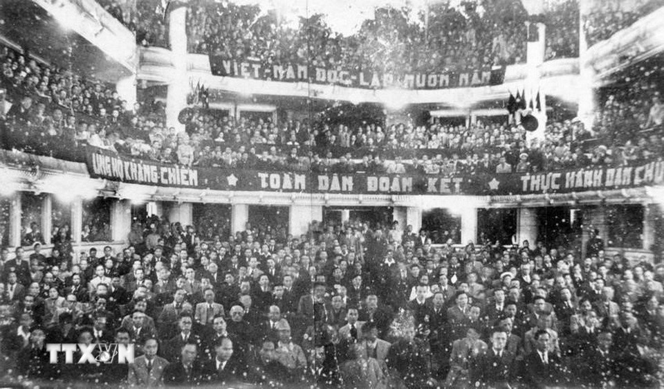 Quốc hội Việt Nam giai đoạn 1946-1960, đặt nền móng cho nền dân chủ nghị viện và sự phát triển của Nhà nước pháp quyền. Trong ảnh: Khai mạc kỳ họp thứ nhất, Quốc hội khoá I, ngày 2/3/1946. (Ảnh: Tư liệu TTXVN)