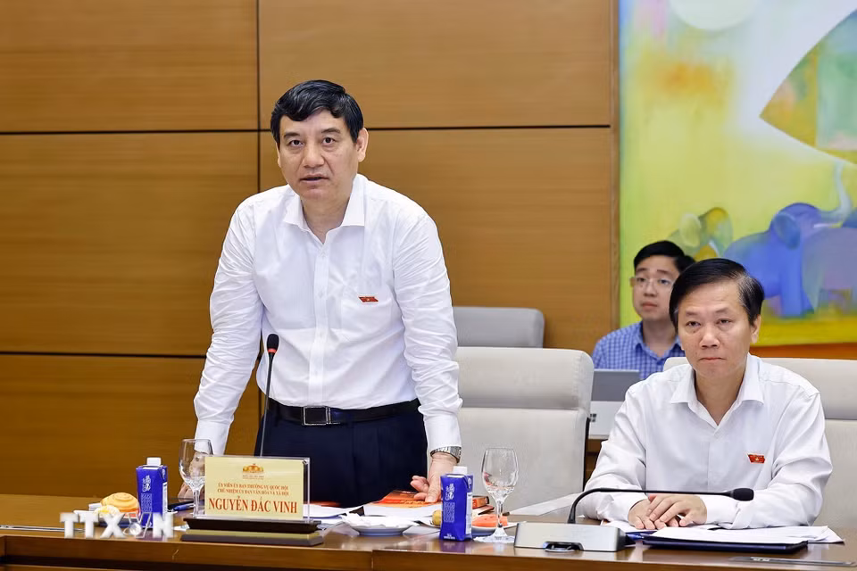 Chủ nhiệm Ủy ban Văn hóa và Xã hội của Quốc hội Nguyễn Đắc Vinh phát biểu. (Ảnh: Doãn Tấn/TTXVN)