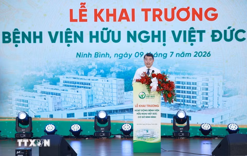 Thủ tướng Lê Minh Hưng phát biểu chỉ đạo tại Lễ khai trương hoạt động Bệnh viện Hữu nghị Việt Đức ﻿tại phường Liêm Tuyền, tỉnh Ninh Bình. (Ảnh: Dương Giang/TTXVN)