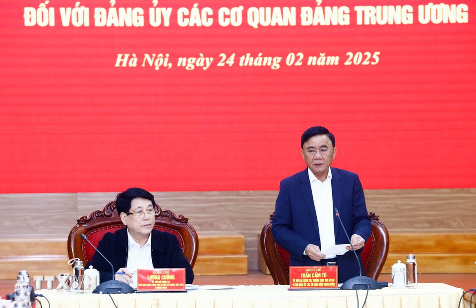 Đồng chí Trần Cẩm Tú, Ủy viên Bộ Chính trị, Thường trực Ban Bí thư, Bí thư Đảng ủy các cơ quan Đảng Trung ương phát biểu. (Ảnh: Lâm Khánh/TTXVN)