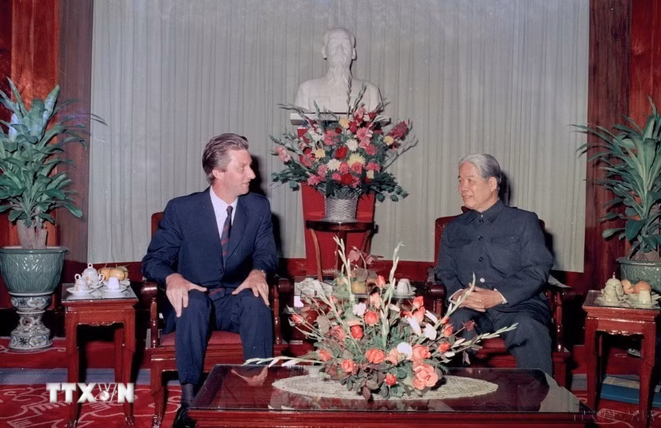Tổng Bí thư Đỗ Mười tiếp Thái tử Vương quốc Bỉ Philippe thăm Việt Nam (Hà Nội, 3/12/1994). (Ảnh: Kim Hùng/TTXVN)