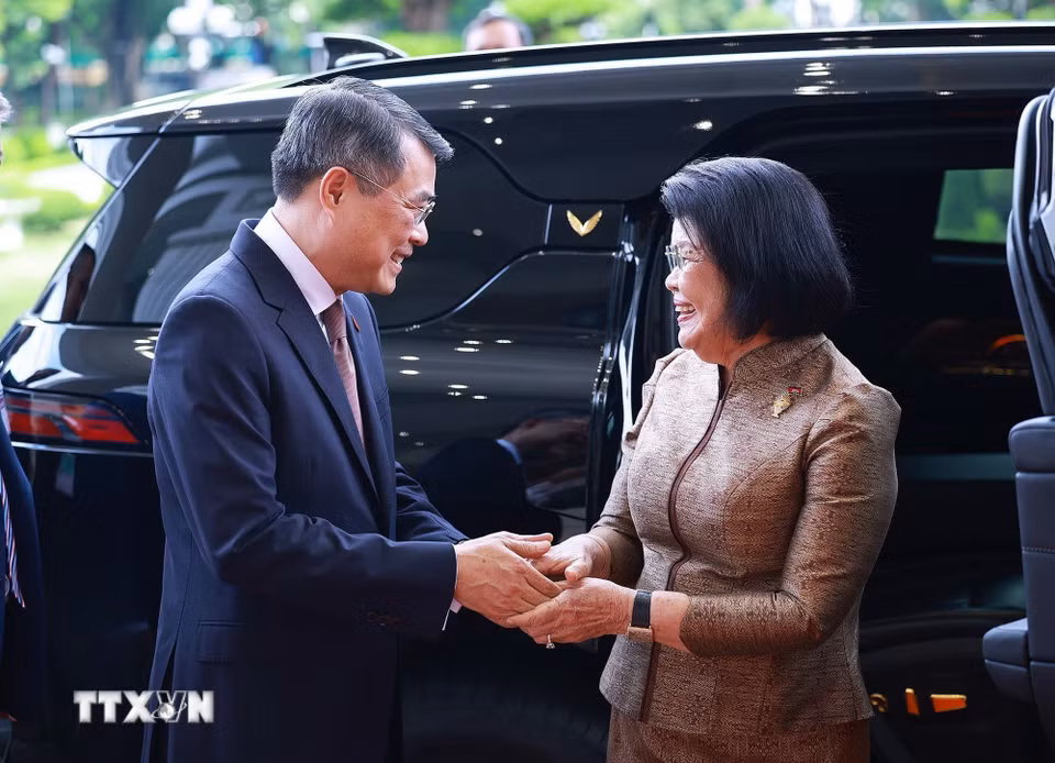 Thủ tướng Lê Minh Hưng hội kiến Chủ tịch Quốc hội Campuchia Samdech Khuon Sudary. (Ảnh: Dương Giang/ TTXVN)