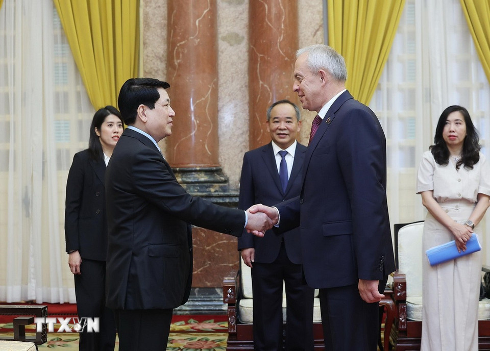 Chủ tịch nước Lương Cường tiếp Chủ tịch Hạ viện Cộng hòa Belarus Igor Sergeenko. (Ảnh: Lâm Khánh/TTXVN)