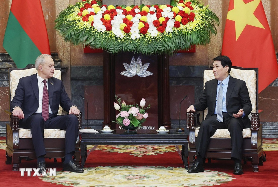 Chủ tịch nước Lương Cường tiếp Chủ tịch Hạ viện Cộng hòa Belarus Igor Sergeenko. (Ảnh: Lâm Khánh/TTXVN)